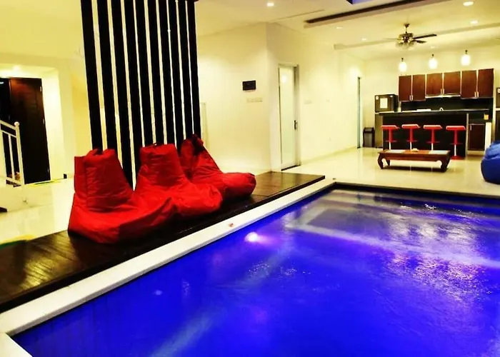 Dreamz - Six Bedrooms Private Legian (Bali)